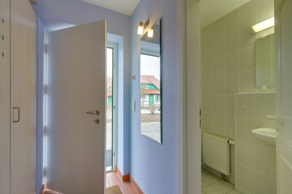 Zwischenflur und zum Gäste WC